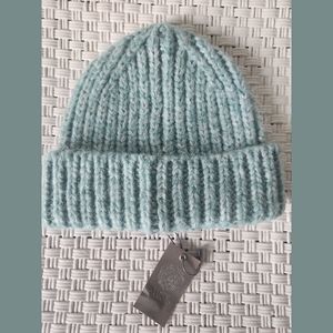 Vince Camuto NWT Sage Green Metallic Threads Knit Beanie Hat
